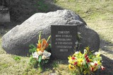 Pamięci żołnierzy armii krajowej pomordowanym w stalinowskich i hitlerowskich obozach  [przy krzyżu głównym]